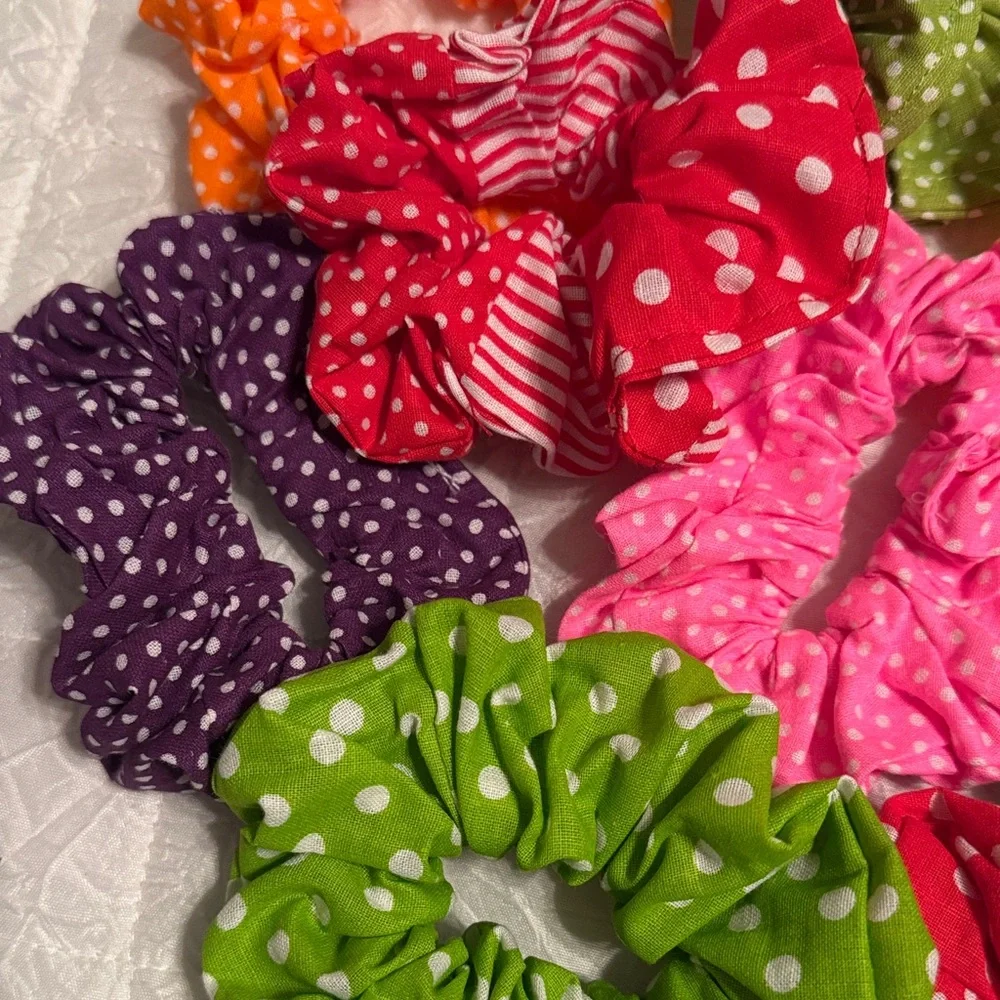 Assorted Polka Dot Scrunchie Set - Multi Color